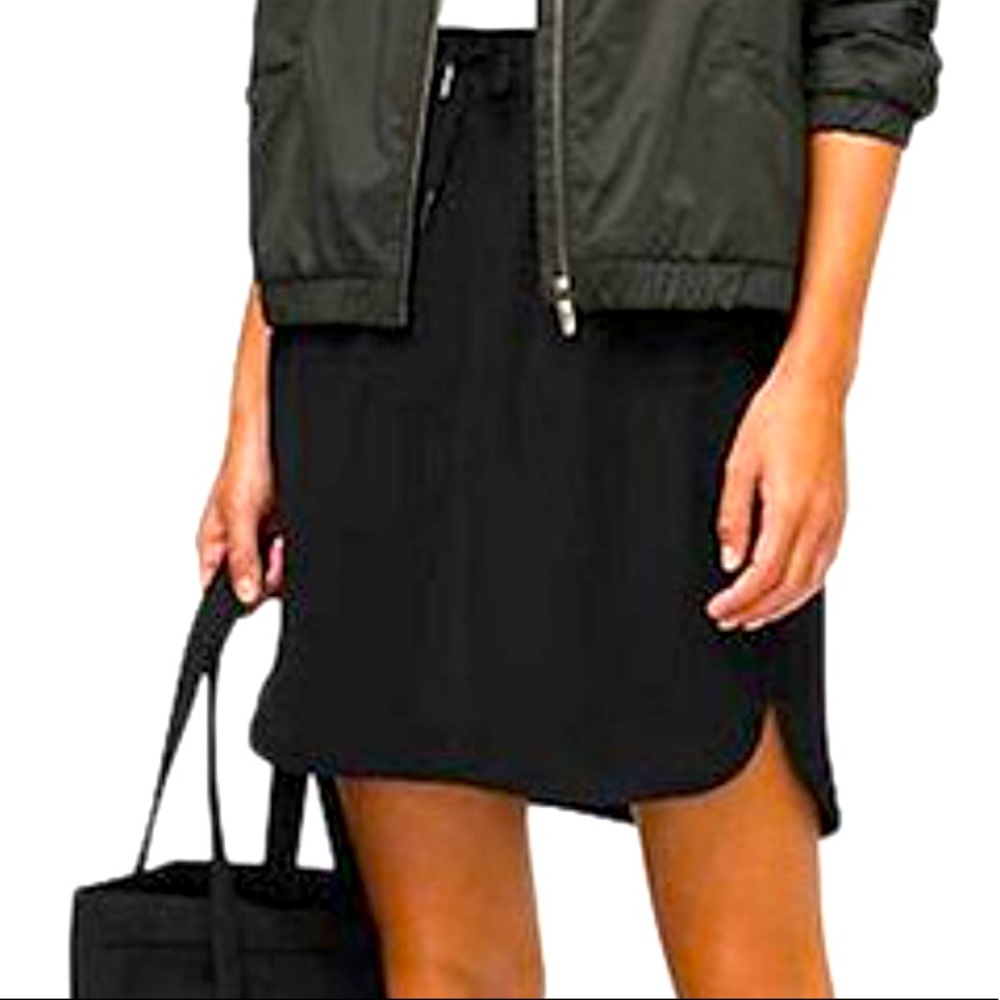 Lululemon On The Fly Skirt - $FIRM$